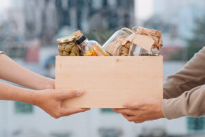 Read more about the article How to get rid of food while moving