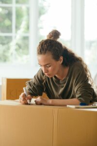 Read more about the article From House to Home: The Emotional Side of Moving and How to Make the Process Easier