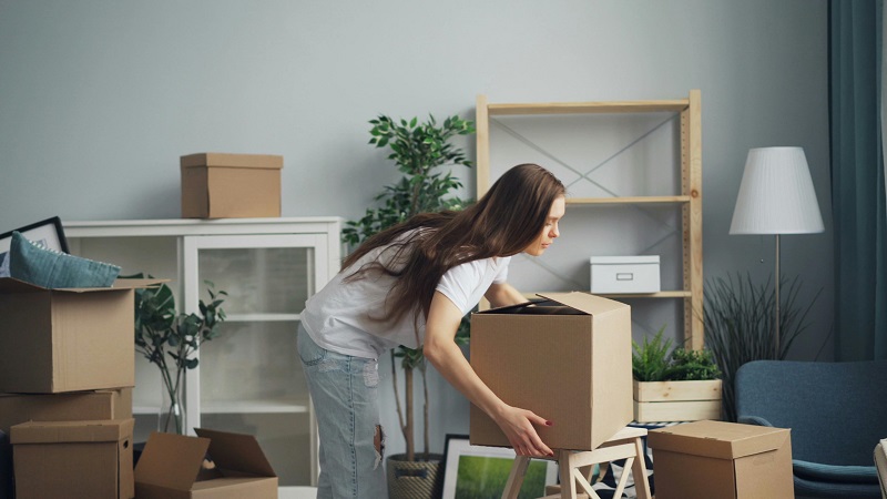 You are currently viewing The Moving Day Survival Guide: What to Expect and How to Stay Organized
